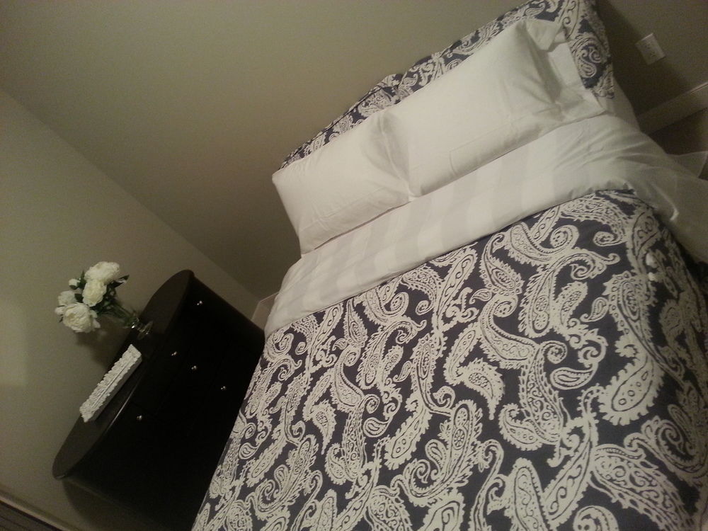 Pinnacle Inn & Suites Aspen YYC Esterno foto