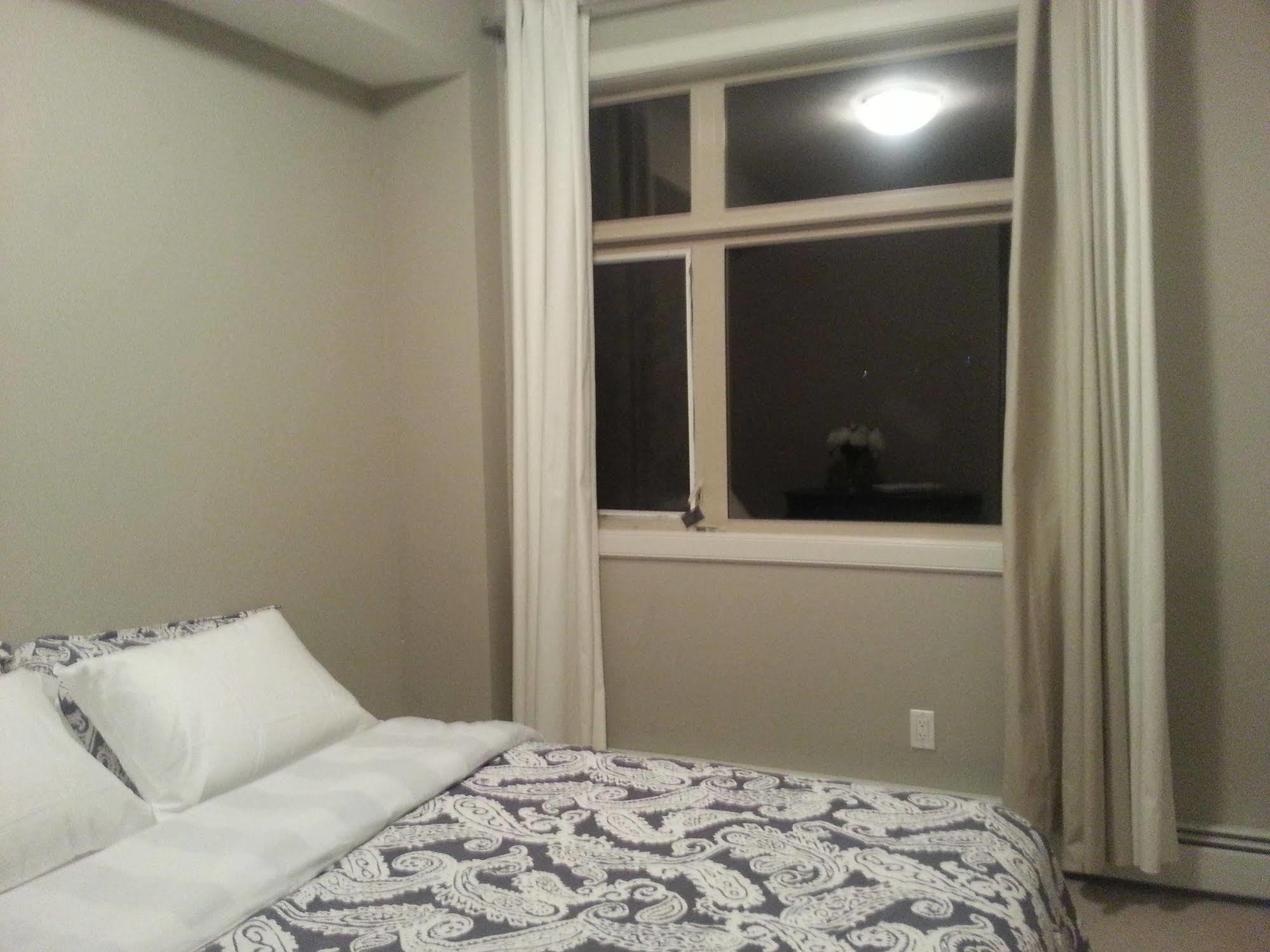 Pinnacle Inn & Suites Aspen YYC Esterno foto